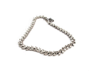 Sanya Choker