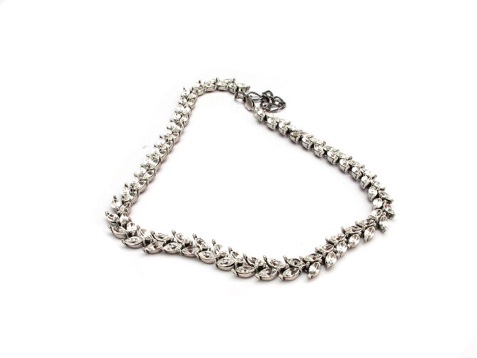 Sanya Choker